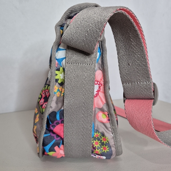 LeSportsac Summer Floral Gray / Pink Nylon Classic Adjustable Crossbody Hobo Bag - Picture 4 of 15